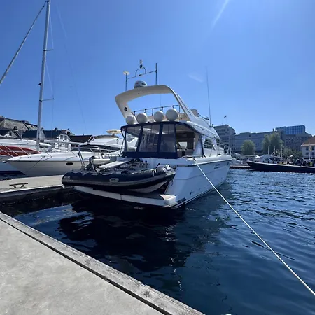 Botel Ons 2026 - Luxury 50Ft Yacht In The Heart Of Stavanger Center *
