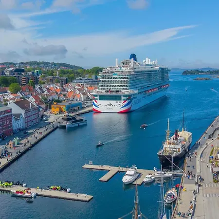 Botel Ons 2026 - Luxury 50Ft Yacht In The Heart Of Stavanger Center *