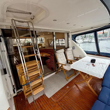 Botel Ons 2026 - Luxury 50Ft Yacht In The Heart Of Stavanger Center *