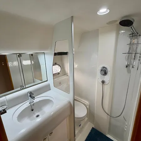Botel Ons 2026 - Luxury 50Ft Yacht In The Heart Of Stavanger Center